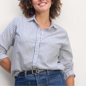 Everlane Must-Have button-down in 100% cotton